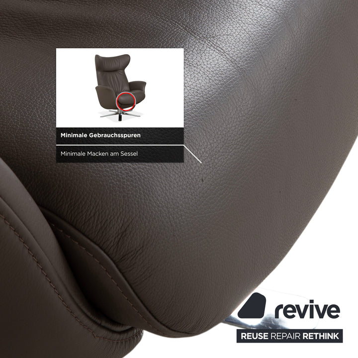 Fauteuil Joop 8115 en cuir gris taupe chromé, à réglage manuel, avec repose-pieds.