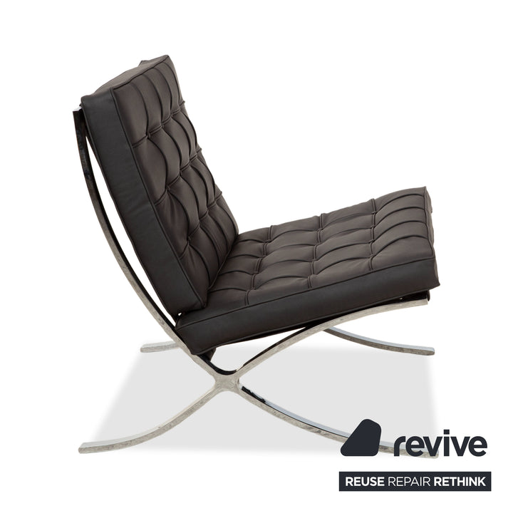 Knoll International Barcelona Chair veganes Leder Schwarz Bauhaus Neubezug GAVIN 117