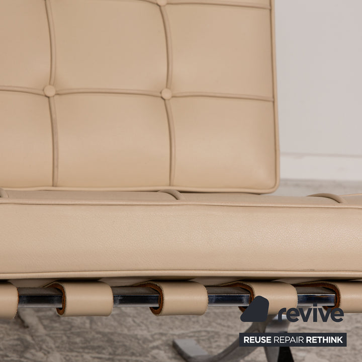 Knoll International Fauteuil en Cuir Barcelona Crème Beige Blanc Bauhaus par Ludwig Mies van der Rohe