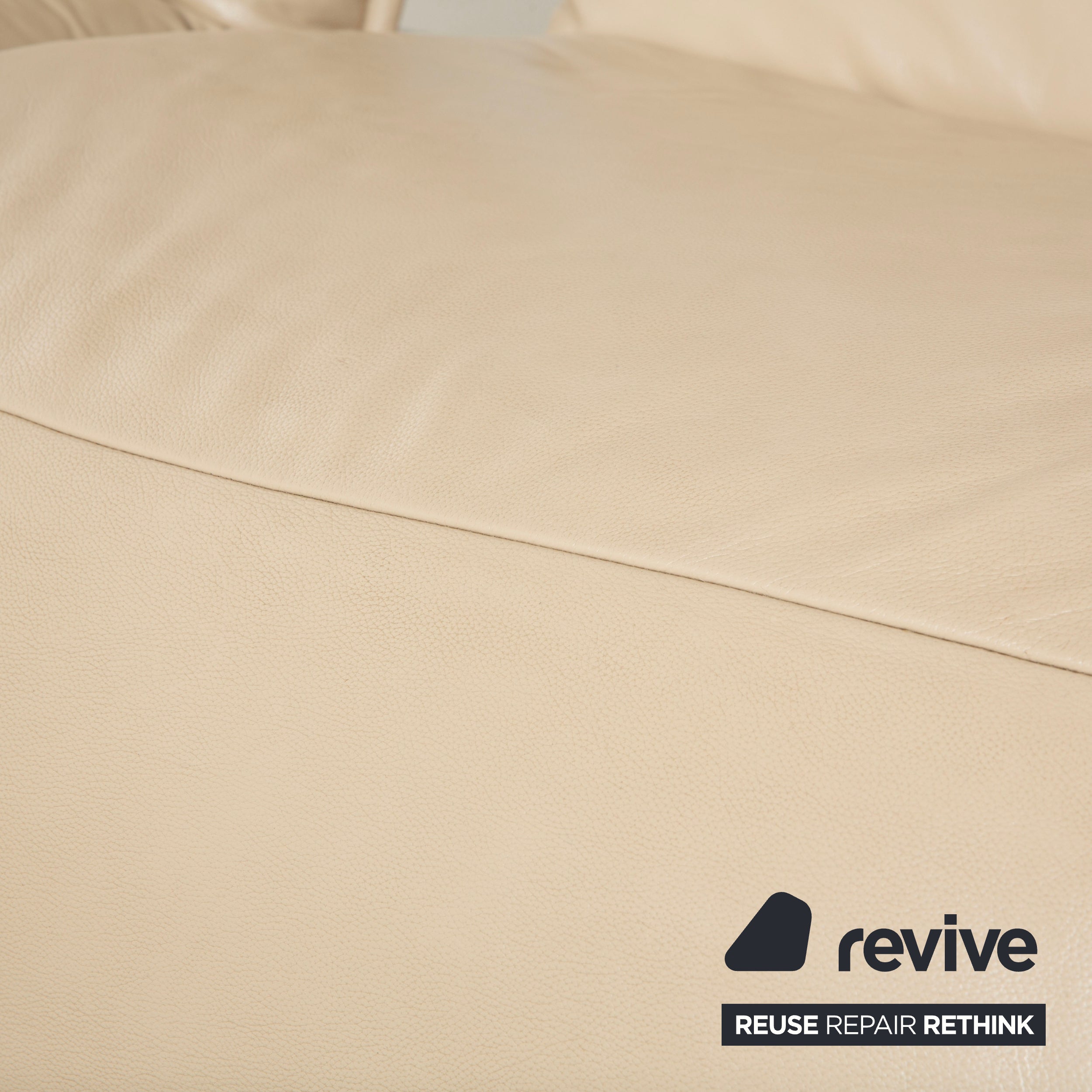 Canapé d'angle Koinor Epos 2, version gauche, cuir crème, pieds en métal, trois places, fonction électrique