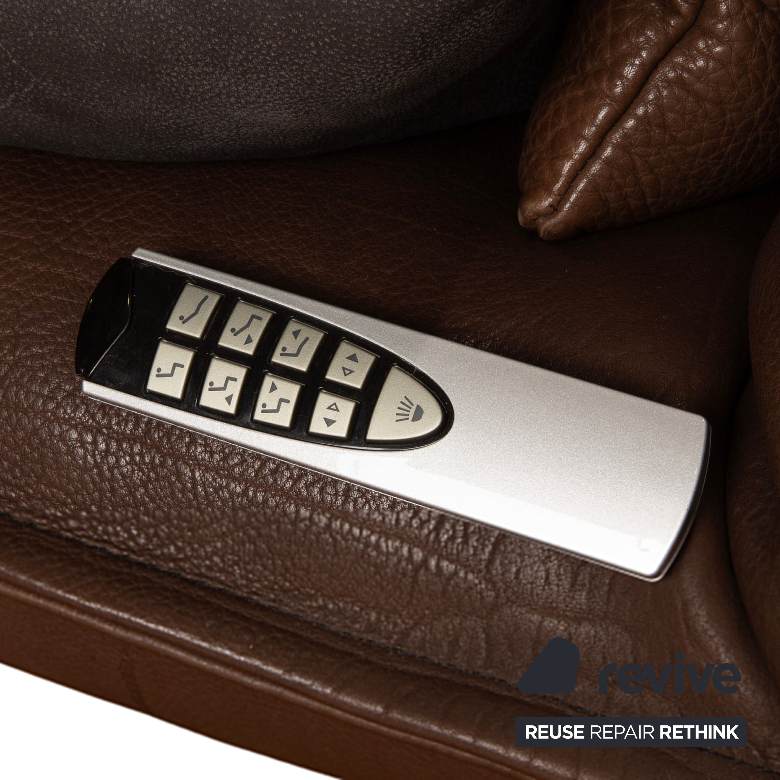 Koinor Free Motion Epos 3 canapé deux places en cuir marron foncé avec fonction électrique