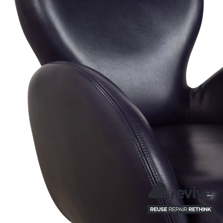 Fauteuil pivotant en cuir Koinor Interio violet aubergine