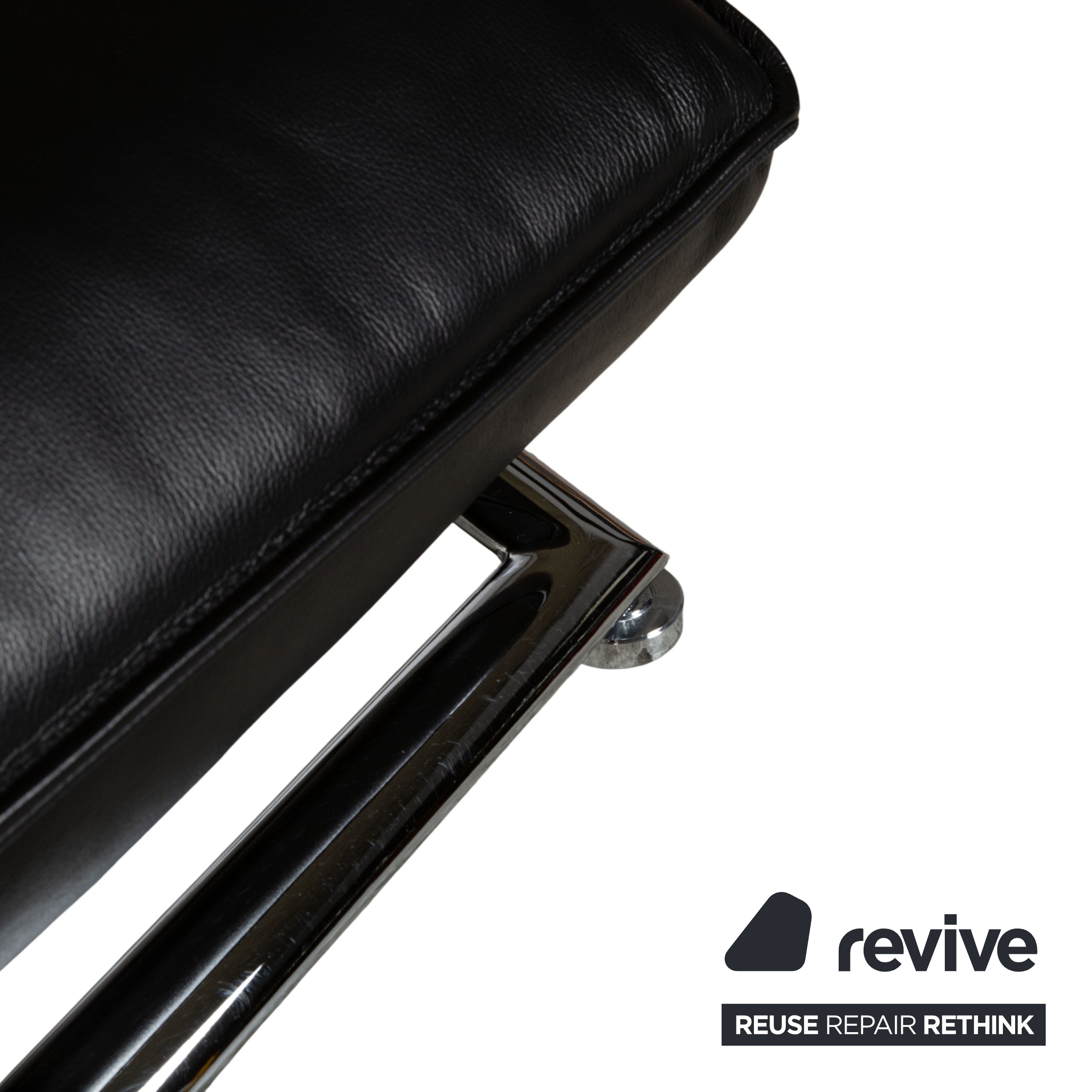 Koinor Jonas Chaise Longue Black Leather with Jeremiah Chrome Frame including Electric Function