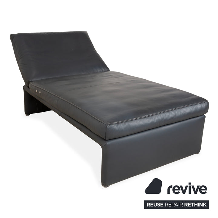 Fauteuil suspendu en cuir Koinor Raoul, gris anthracite, fonction électrique
