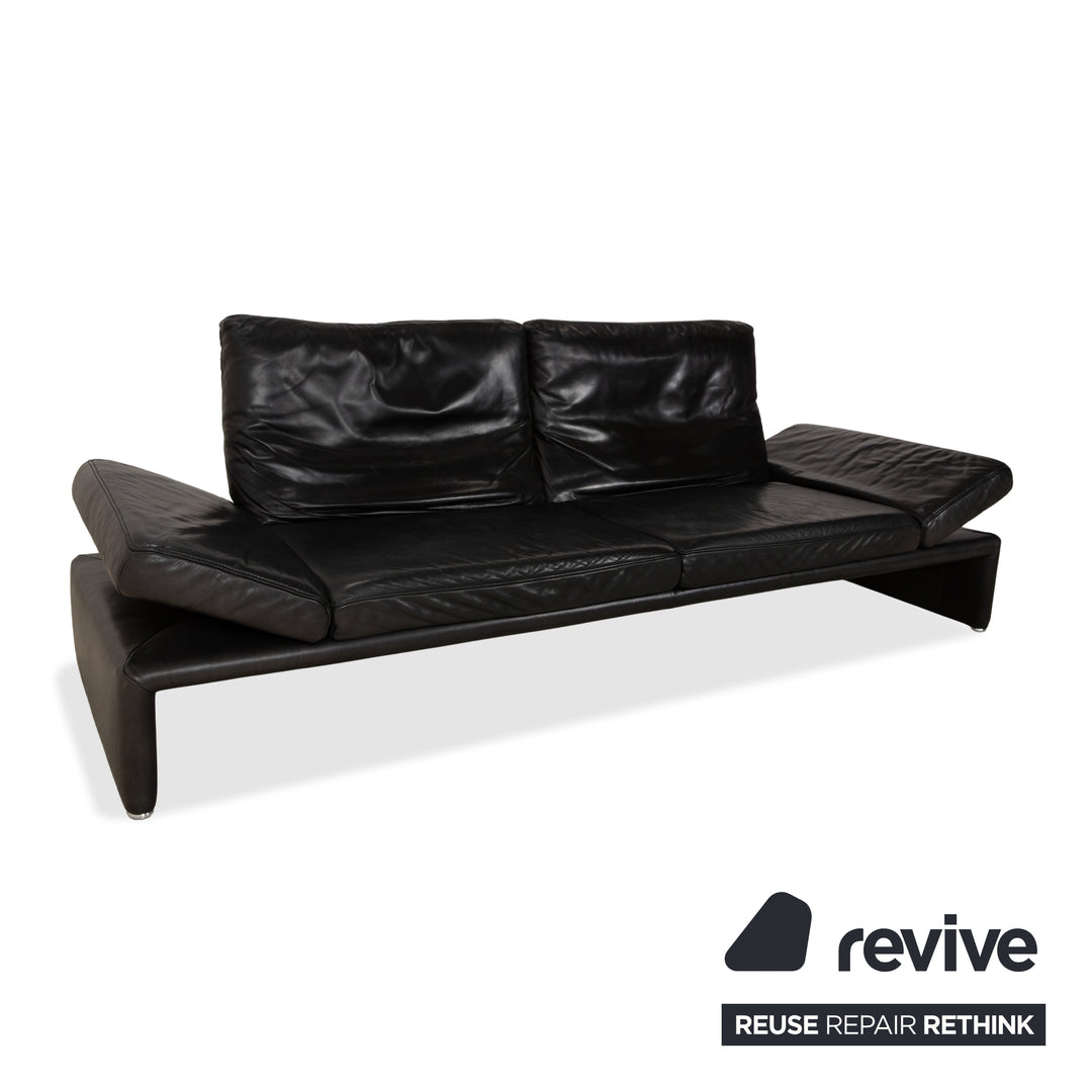 Canapé quatre places Koinor Raoul en cuir gris foncé anthracite et noir, à réglage manuel