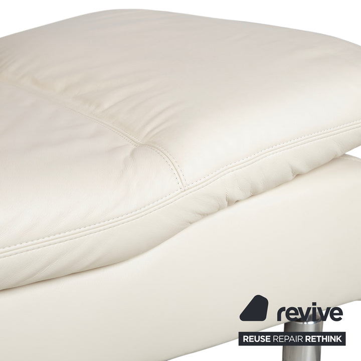 Canapé trois places Koinor Rivoli en cuir blanc crème à réglage manuel