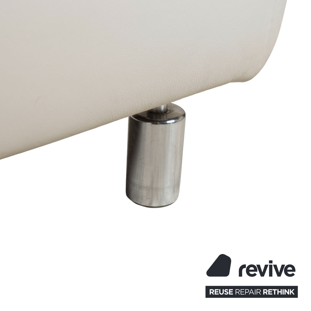 Canapé deux places Koinor Rivoli en cuir crème, blanc, gris et grège, à réglage manuel