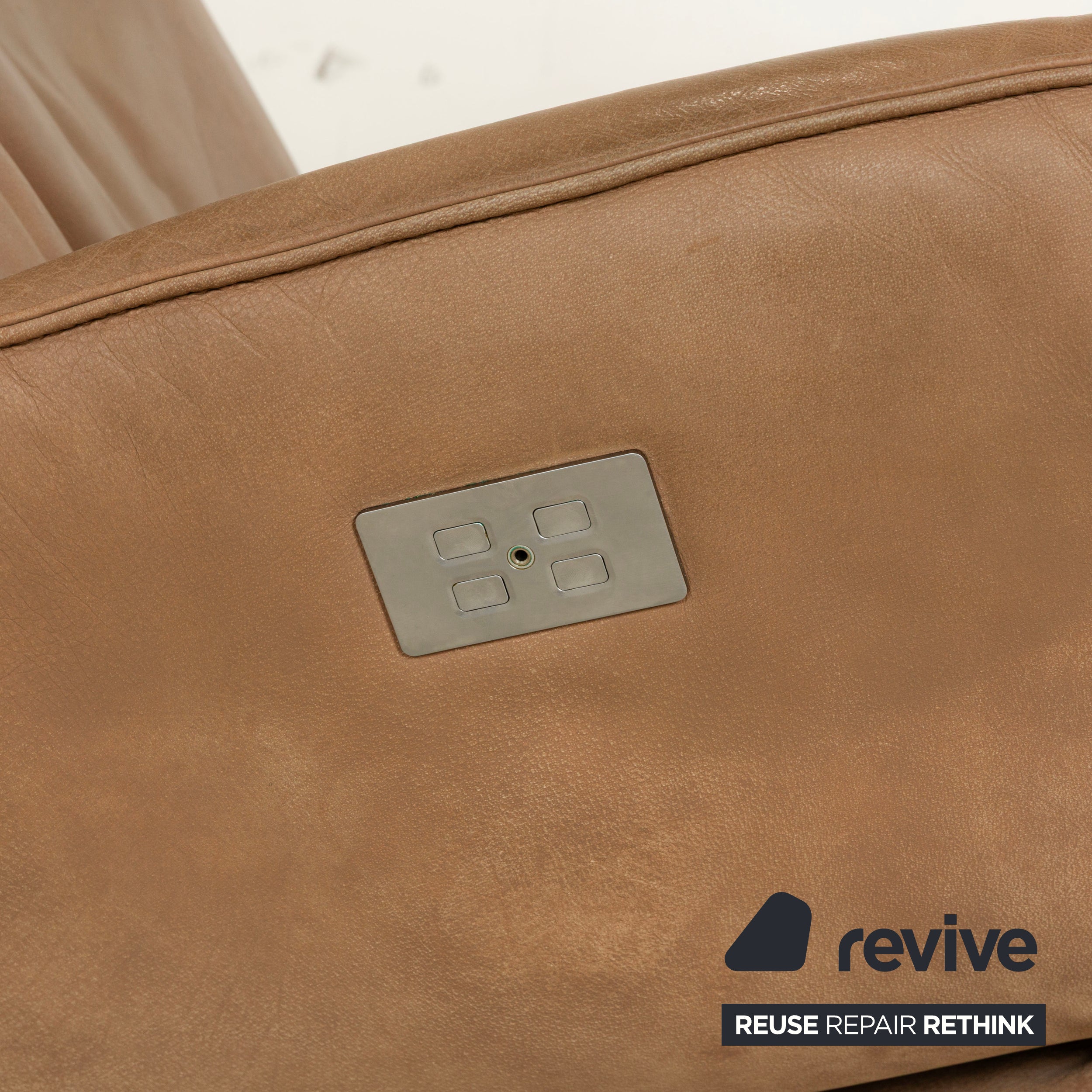 Koinor Safira Leather Armchair Beige Camel electr. Battery function