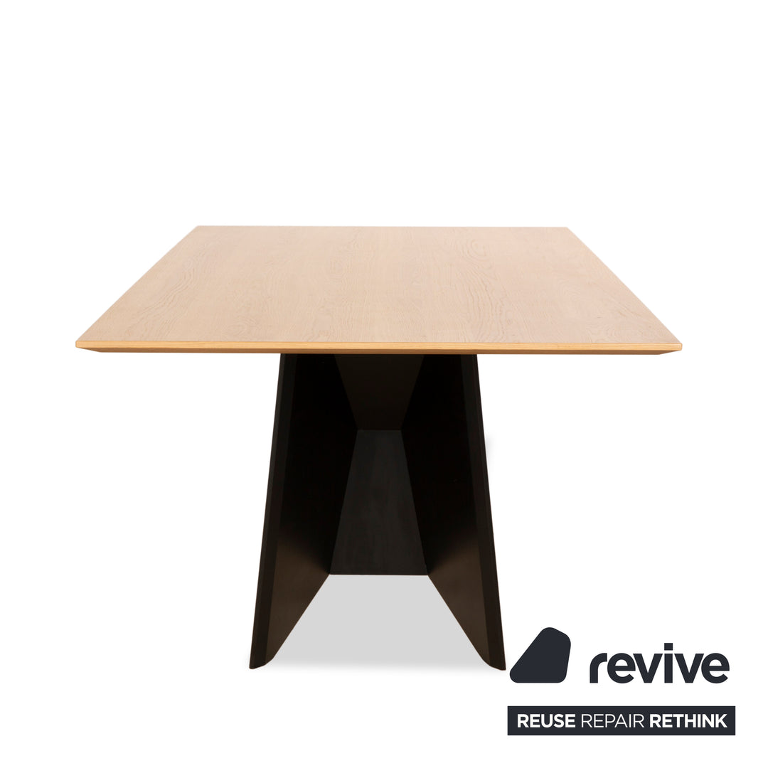 K+W SiLaxx Wooden Dining Table Brown