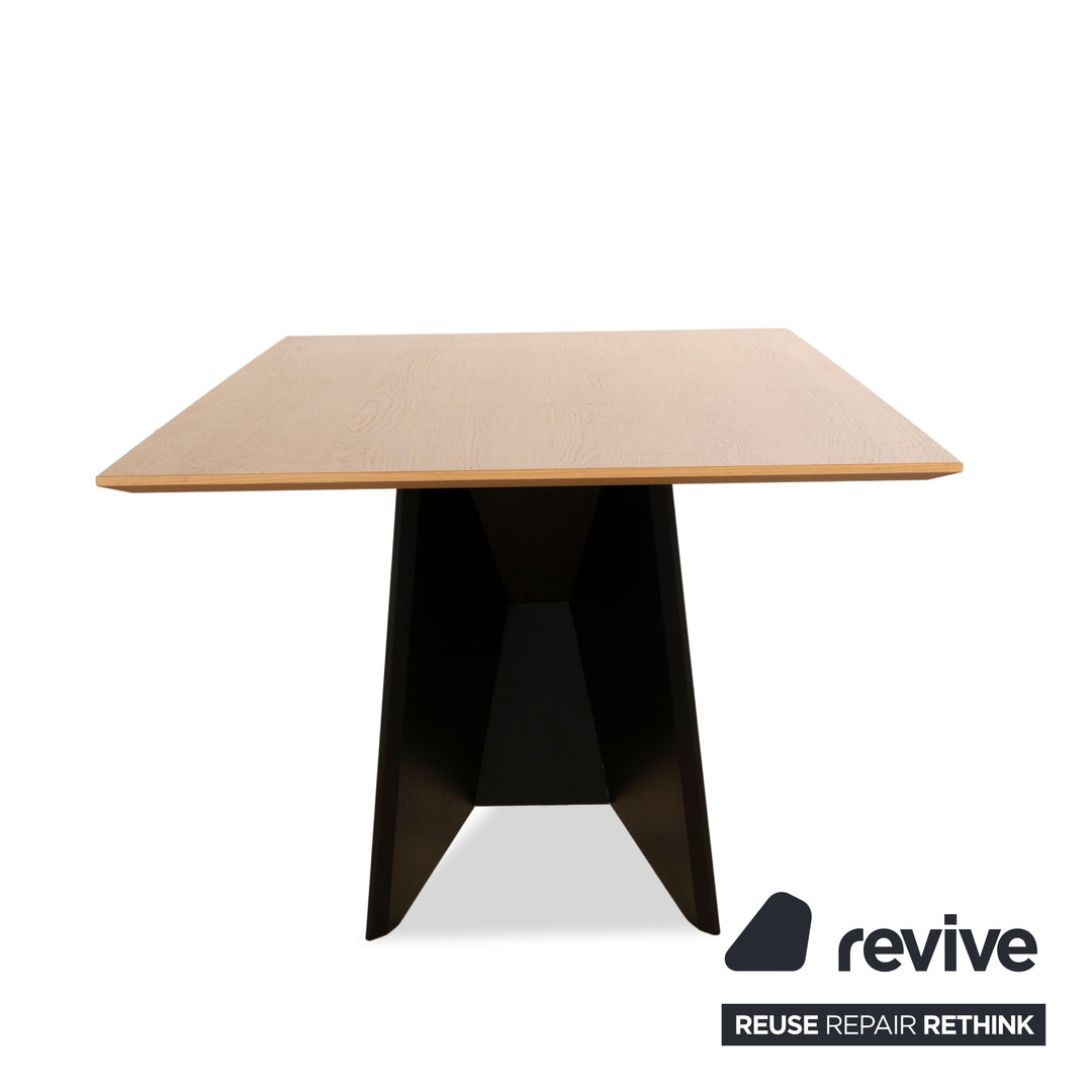 K+W SiLaxx Wooden Dining Table Brown