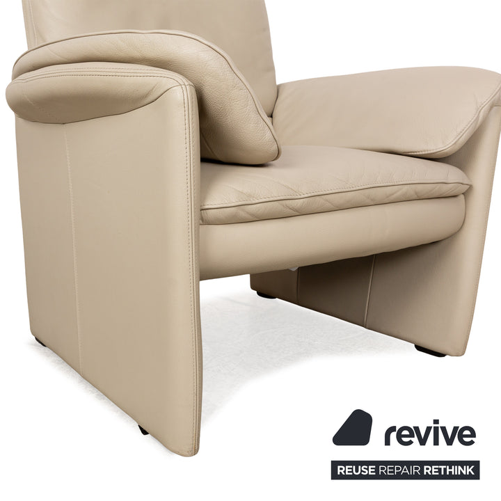 Leolux Catalpa leather armchair cream