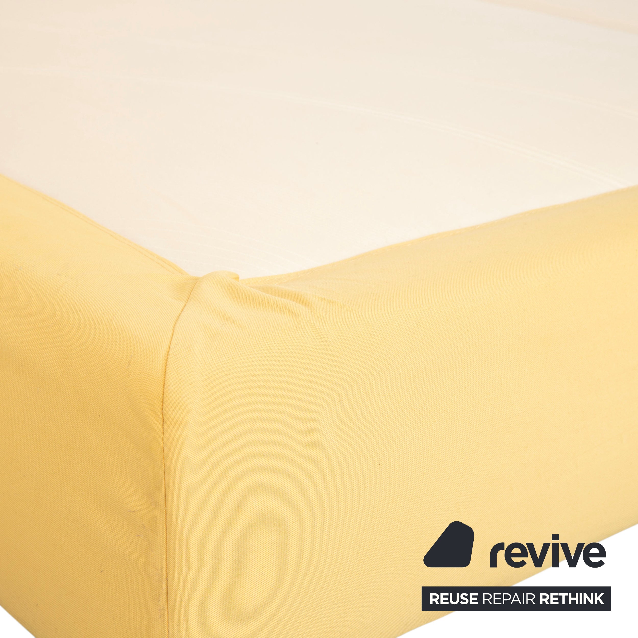 Ligne Roset Anna Tissu Lit Crème Jaune