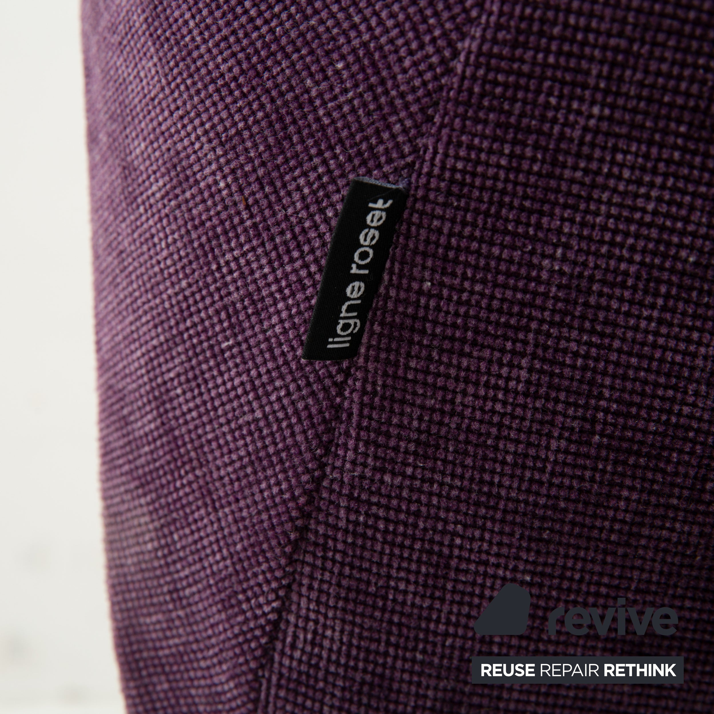 Canapé trois places en tissu violet Downtown Ligne Roset, fonction manuelle, fonction couchage