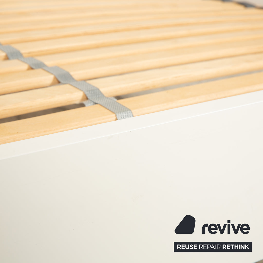 Lit en bois Ligne Roset, blanc/gris foncé, 140 x 200 cm