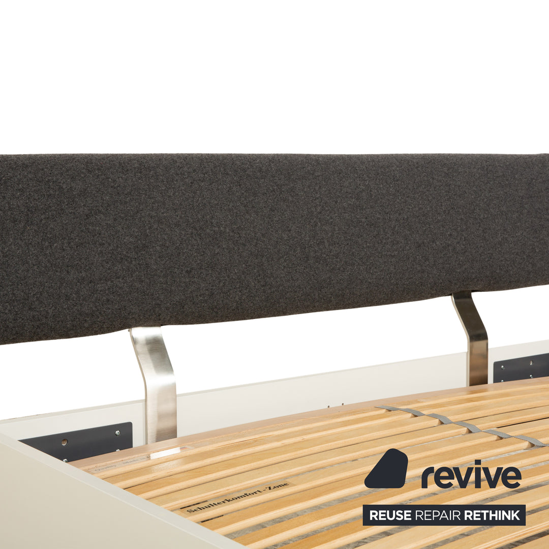 Ligne Roset Holz Bett Weiß Dunkelgrau 140 x 200 cm