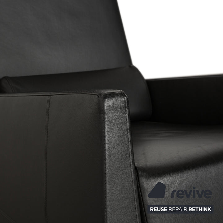 Fauteuil Jul en cuir noir Ligne Roset