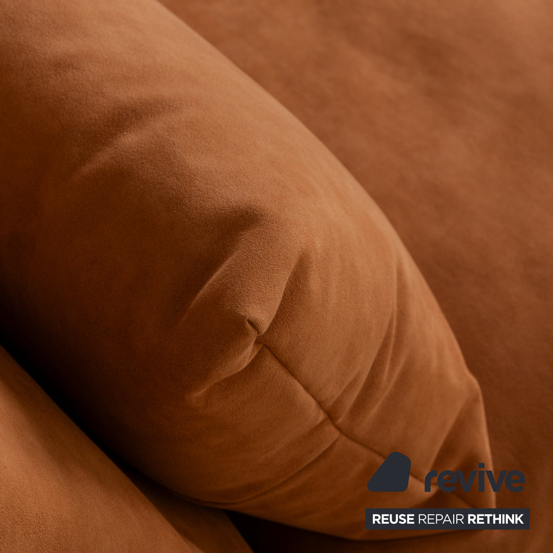 ligne roset Multy Alcantara Dreisitzer Hellbraun Orange manuelle Funktion Sofa Couch Schlafsofa