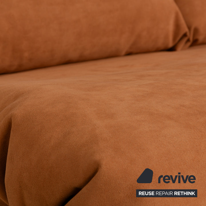 ligne roset Multy Alcantara Dreisitzer Hellbraun Orange manuelle Funktion Sofa Couch Schlafsofa