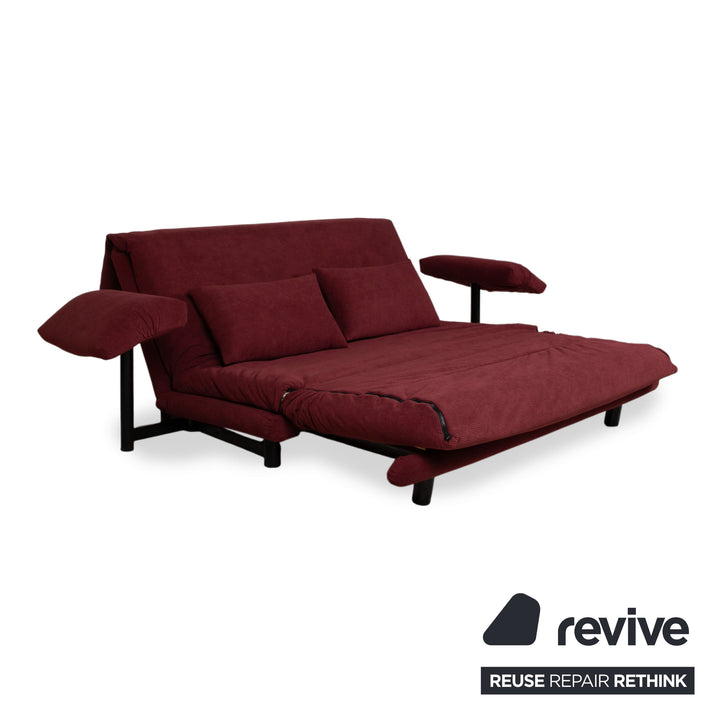 Ligne Roset Multy Canapé trois places avec accoudoirs en velours côtelé rouge, fonction couchage manuelle, housse neuve ALUNA 248