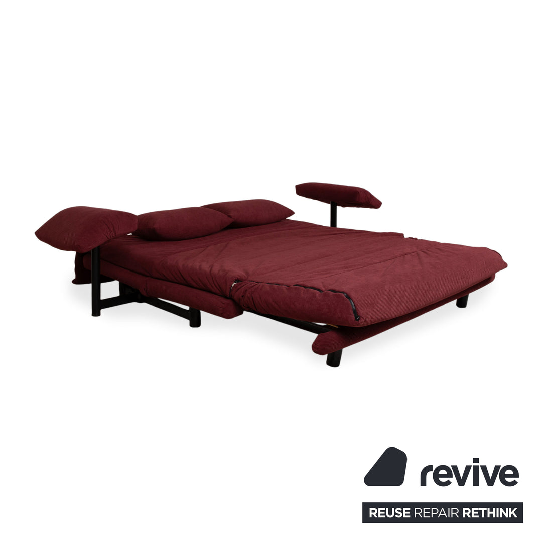 Ligne Roset Multy Canapé trois places avec accoudoirs en velours côtelé rouge, fonction couchage manuelle, housse neuve ALUNA 248