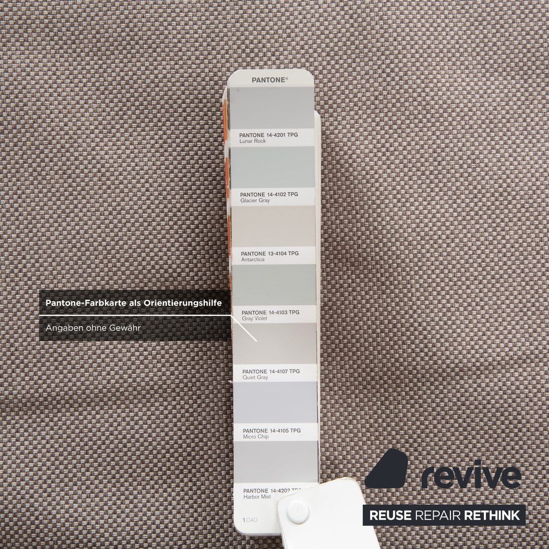 Canapé trois places Ligne Roset Multy gris, fonction convertible manuelle, avec accoudoirs, retapissé