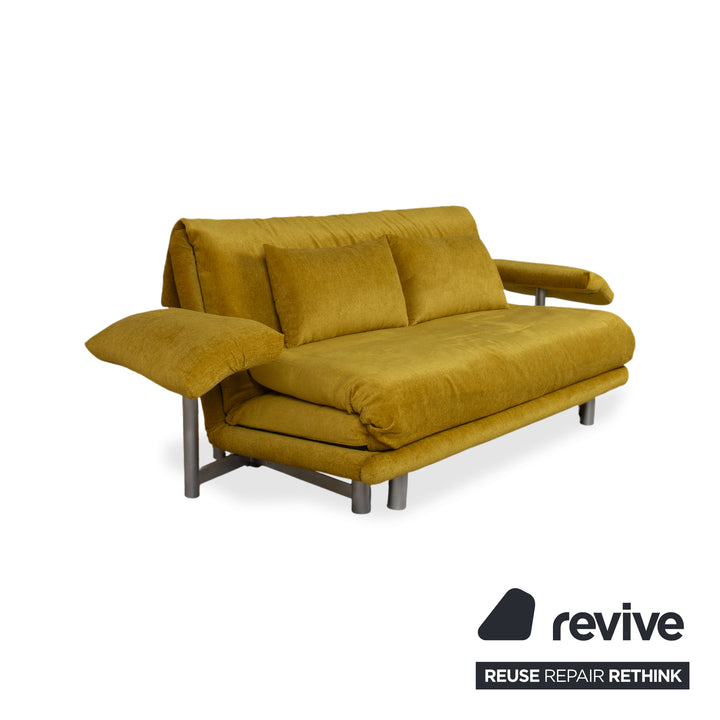 Canapé convertible manuel trois places Ligne Roset Multy avec accoudoirs, tissu neuf MARINA FR 9420, couleur jaune moutarde