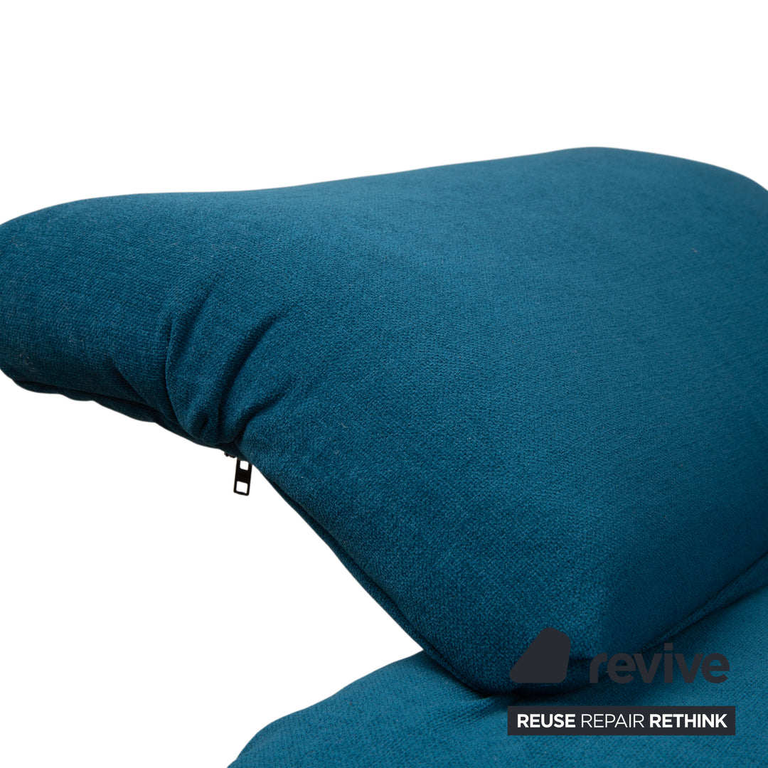 Canapé trois places Ligne Roset Multy, tissu bleu, accoudoirs compris, structure noire, fonction lit manuel, retapissé