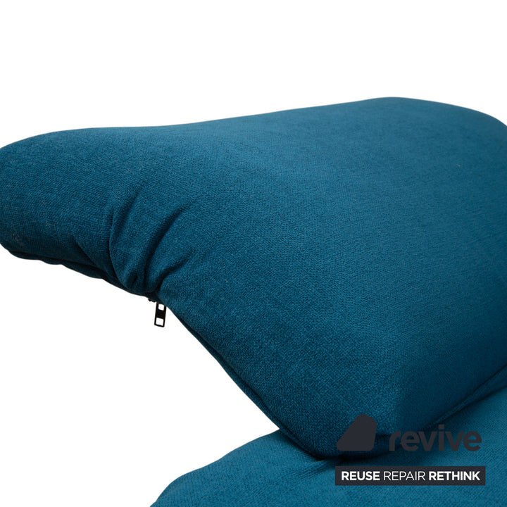 Canapé trois places Ligne Roset Multy, tissu bleu, accoudoirs compris, structure noire, fonction lit manuel, retapissé