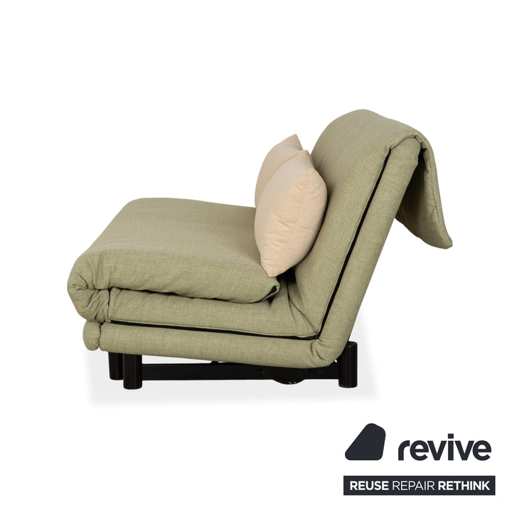Ligne Roset Multy Dreisitzer Stoff Hellgrün Mint Beige Schwarz manuelle Schlaffunktion Schlafsofa Couch Neubezug