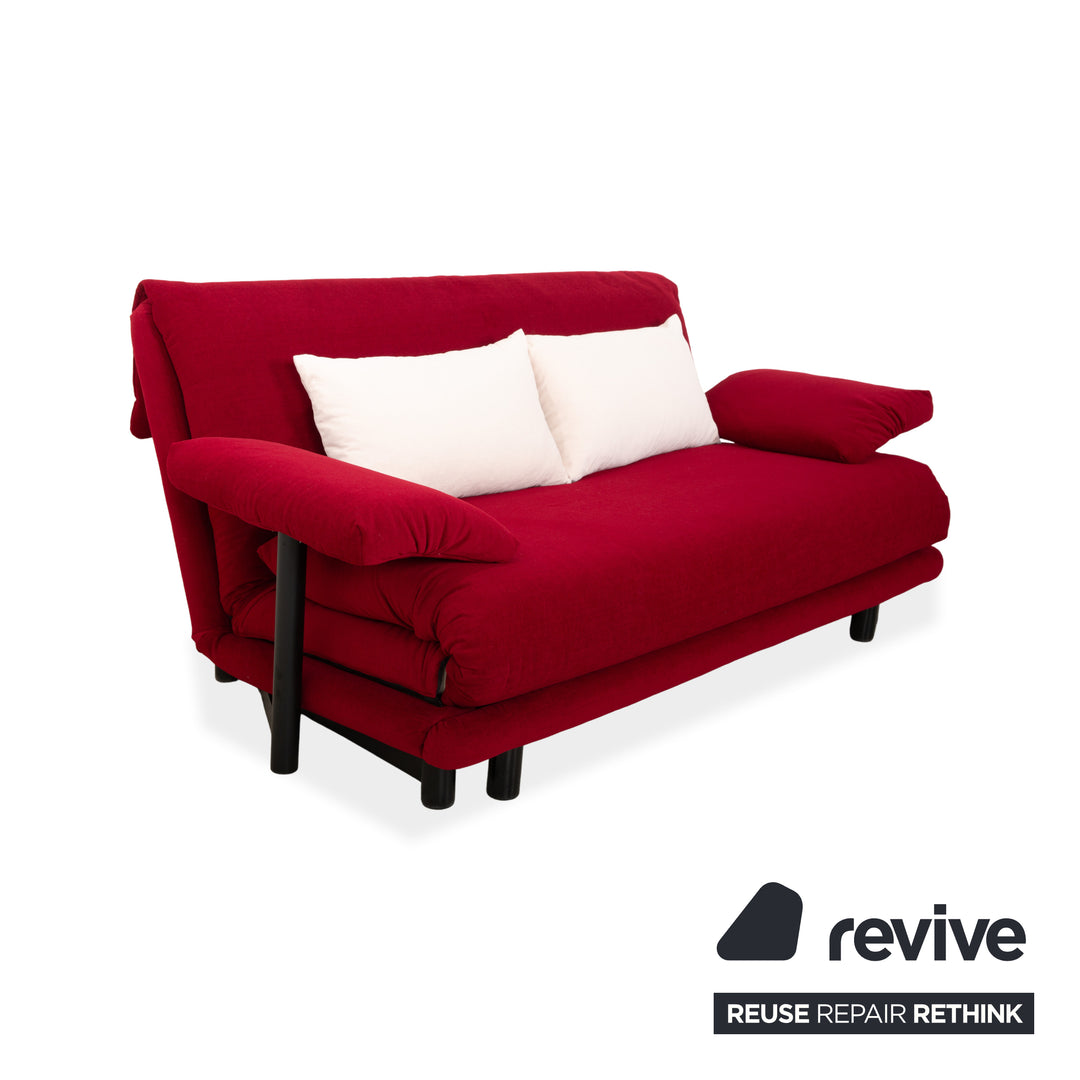 Canapé trois places Ligne Roset Multy, tissu rouge beige, structure noire, accoudoirs compris, retapissé, fonction lit manuelle.