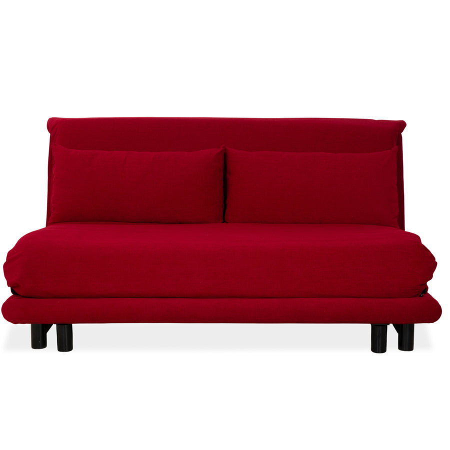 Canapé-lit manuel trois places Ligne Roset Multy en tissu rouge, réfection de canapé
