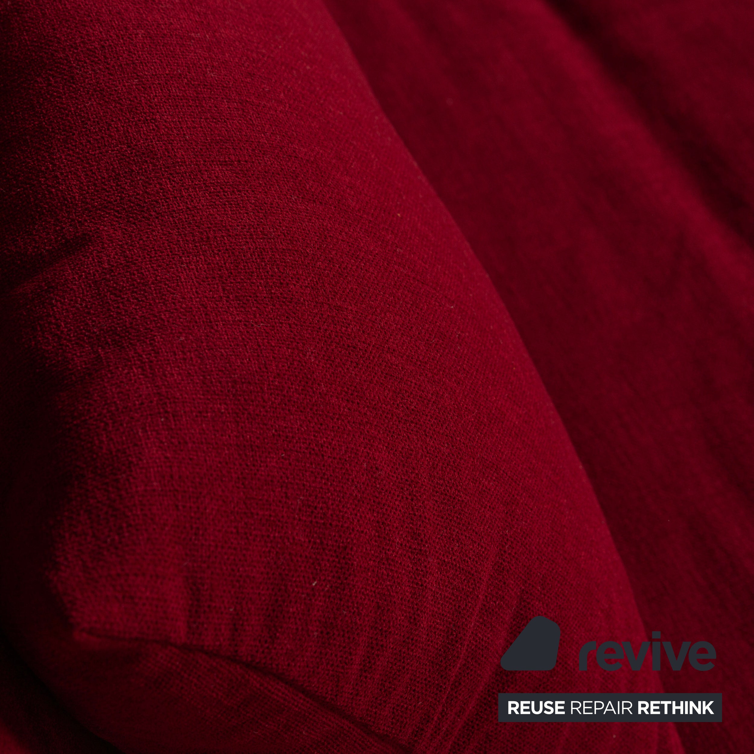 Ligne Roset Multy Dreisitzer Stoff Rot Weinrot Schwarz manuelle Schlaffunktion Schlafsofa Couch Neubezug