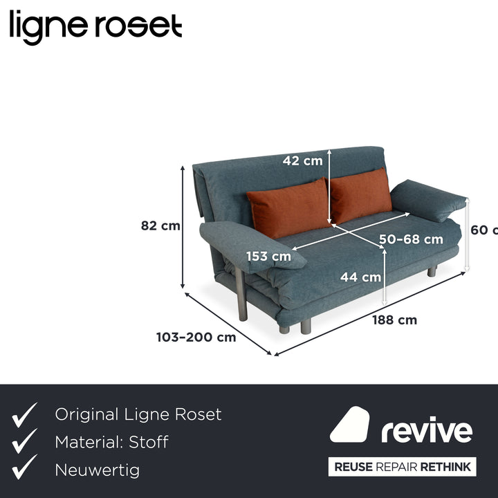 Canapé-lit manuel trois places Ligne Roset Multy en tissu bleu-gris avec accoudoirs