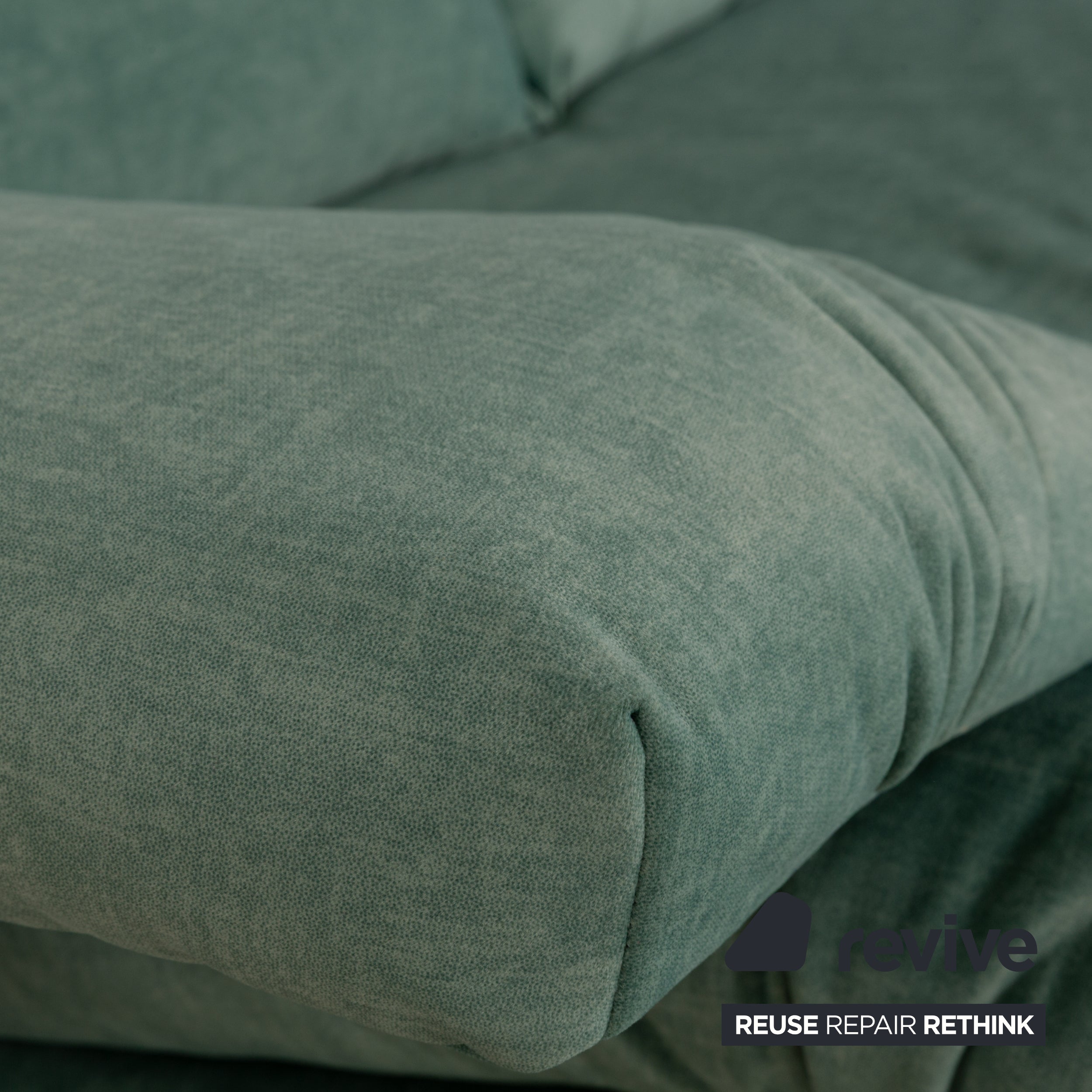 Ligne Roset Multy Stoff Dreisitzer Grün Schlaffunktion Neubezug