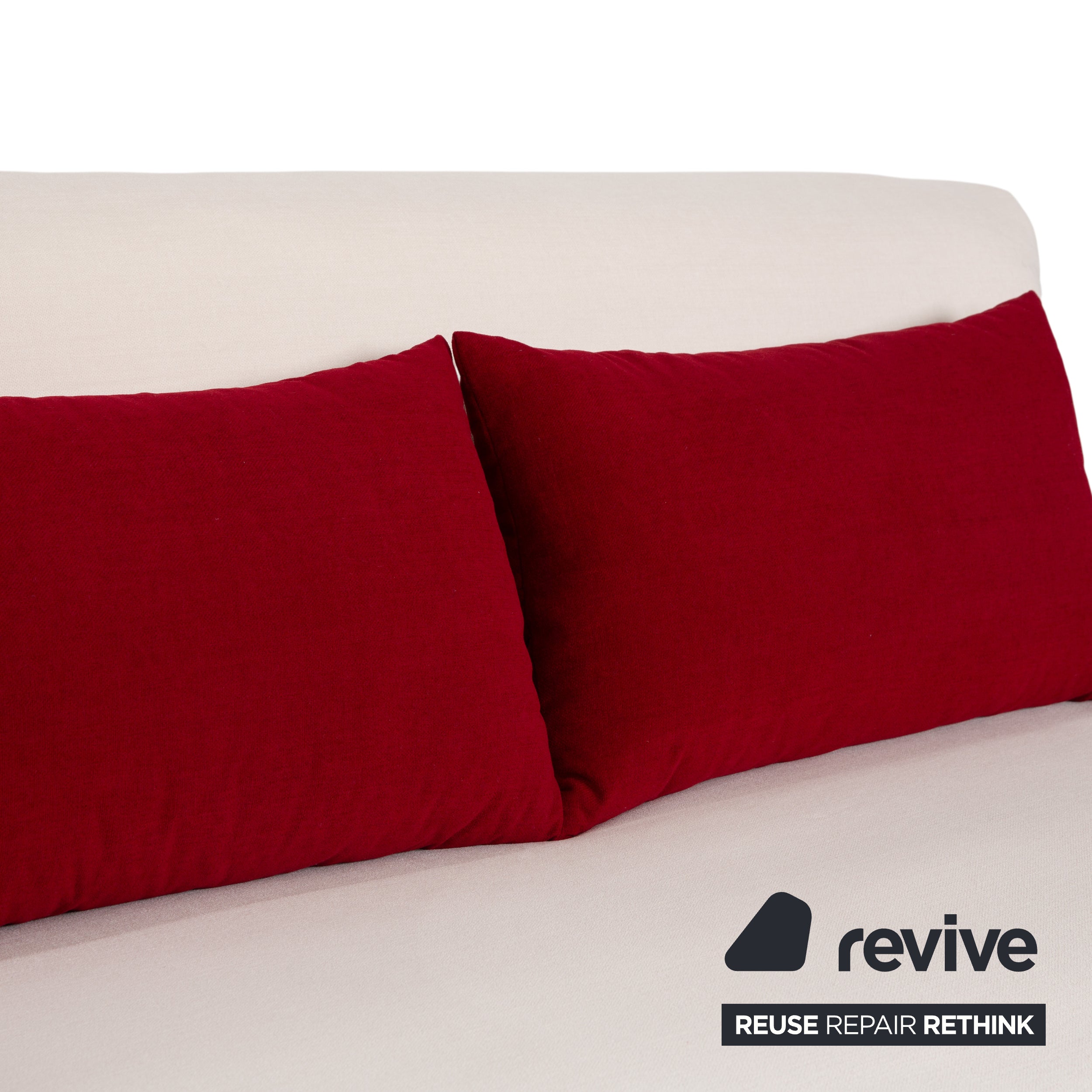 Canapé trois places Ligne Roset Multy en tissu, rouge crème, avec retapissage et accoudoirs