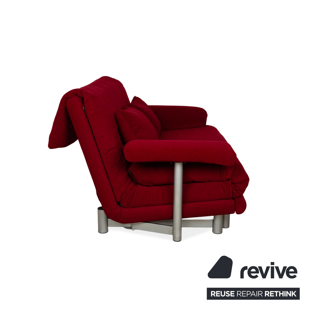 Ligne Roset Multy canapé trois places en tissu rouge foncé avec fonction couchage et accoudoirs neufs