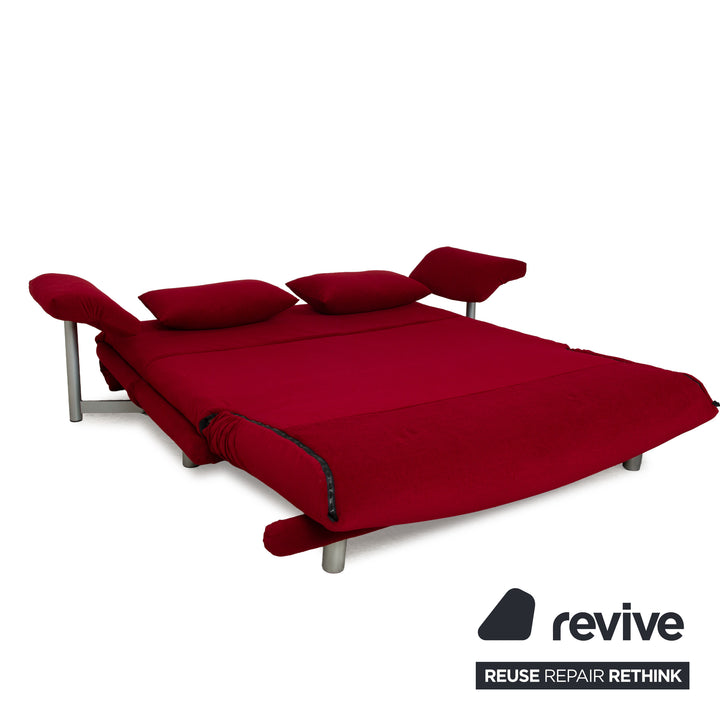Ligne Roset Multy canapé trois places en tissu rouge foncé avec fonction couchage et accoudoirs neufs