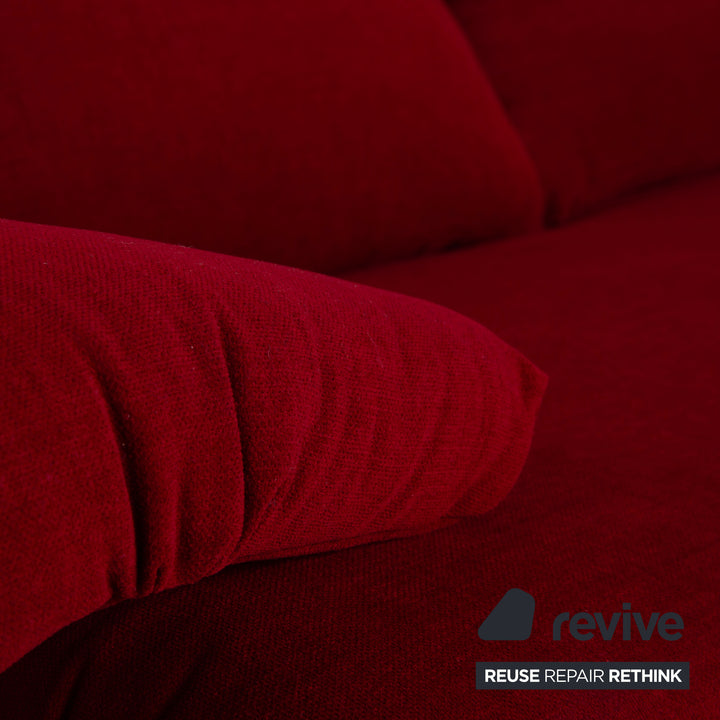 Ligne Roset Multy canapé trois places en tissu rouge foncé avec fonction couchage et accoudoirs neufs