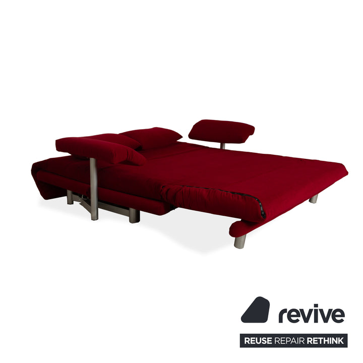 Ligne Roset Multy canapé trois places en tissu rouge foncé avec fonction couchage et accoudoirs neufs