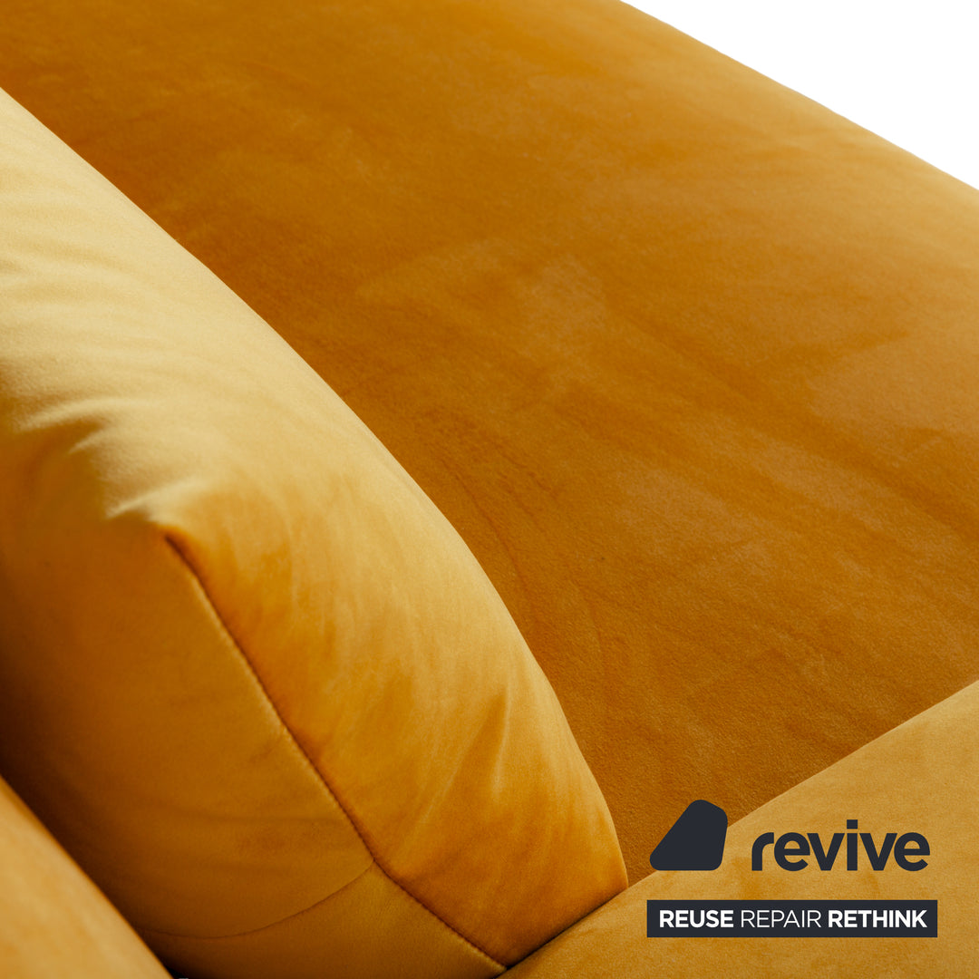 Ligne Roset Multy Stoff Dreisitzer Gelb Gold mit Armlehnen Schlaffunktion Neubezug