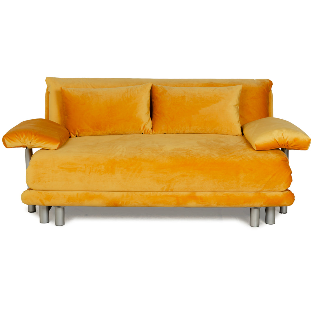 Ligne Roset Multy canapé trois places en tissu jaune or avec accoudoirs fonction couchage nouvelle housse