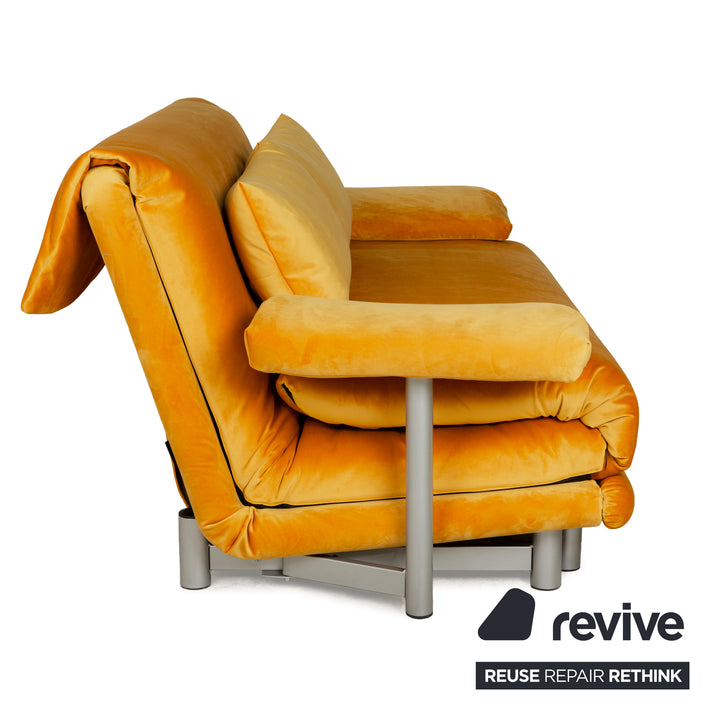 Ligne Roset Multy canapé trois places en tissu jaune or avec accoudoirs fonction couchage nouvelle housse