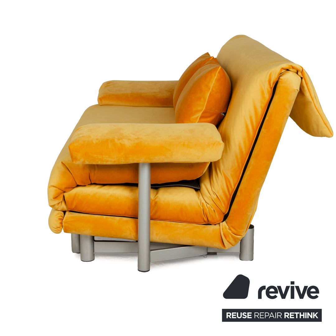 Ligne Roset Multy canapé trois places en tissu jaune or avec accoudoirs fonction couchage nouvelle housse