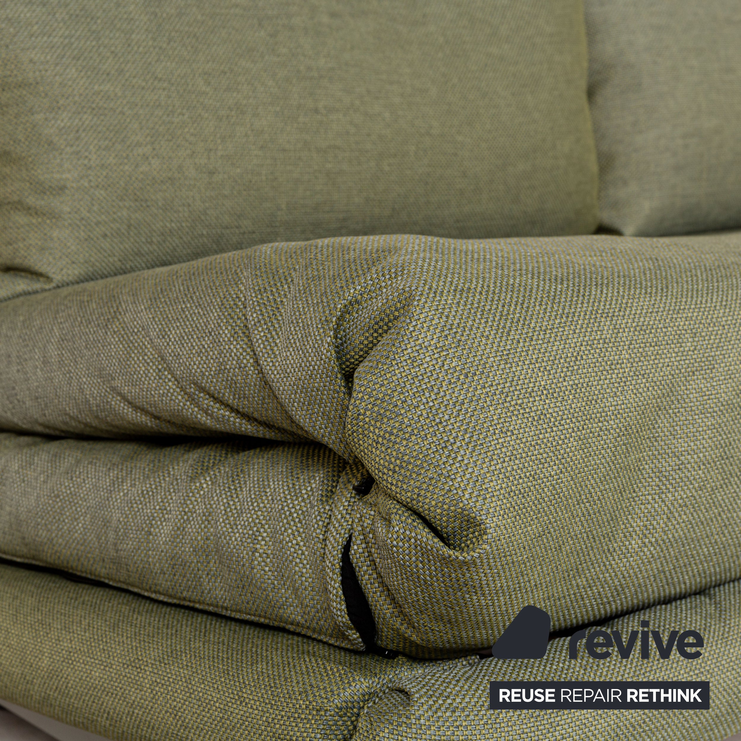 Canapé convertible 3 places en tissu Multy Ligne Roset vert à fonction manuelle