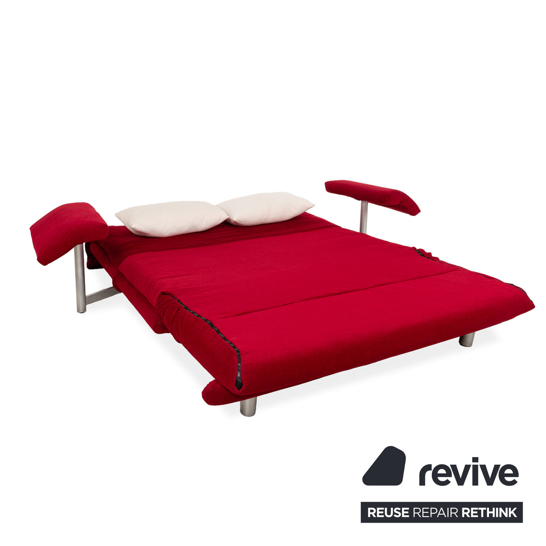 Canapé convertible 3 places Ligne Roset Multy en tissu rouge à fonction manuelle