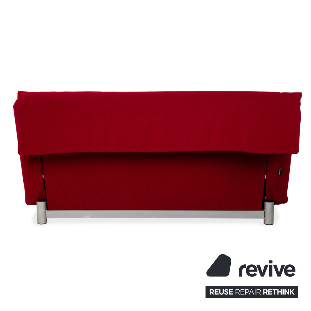 Canapé-lit trois places Ligne Roset Multy en tissu rouge, à commande manuelle