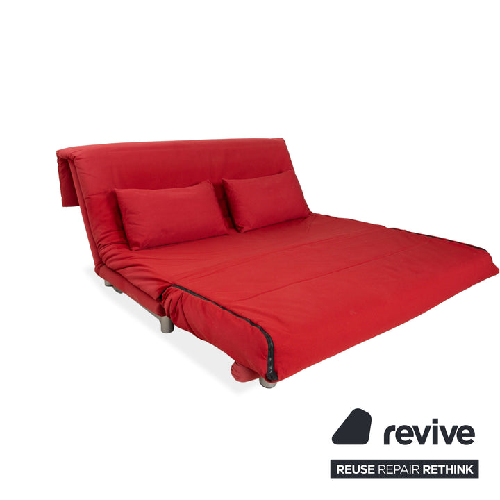 Canapé-lit manuel trois places en tissu Ligne Roset Multy rouge