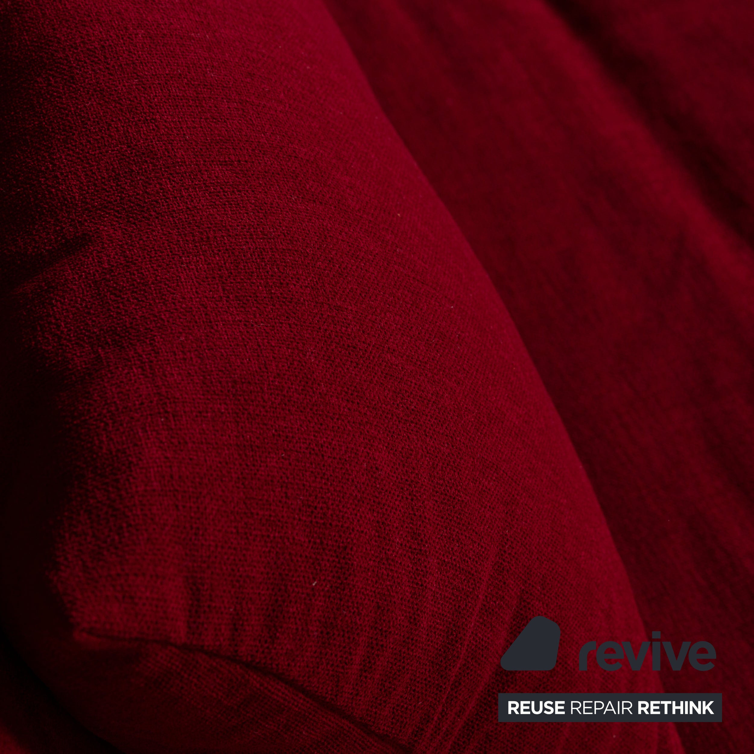 Ligne Roset Multy tissu trois places rouge vin rouge fonction manuelle fonction sommeil nouvelle housse