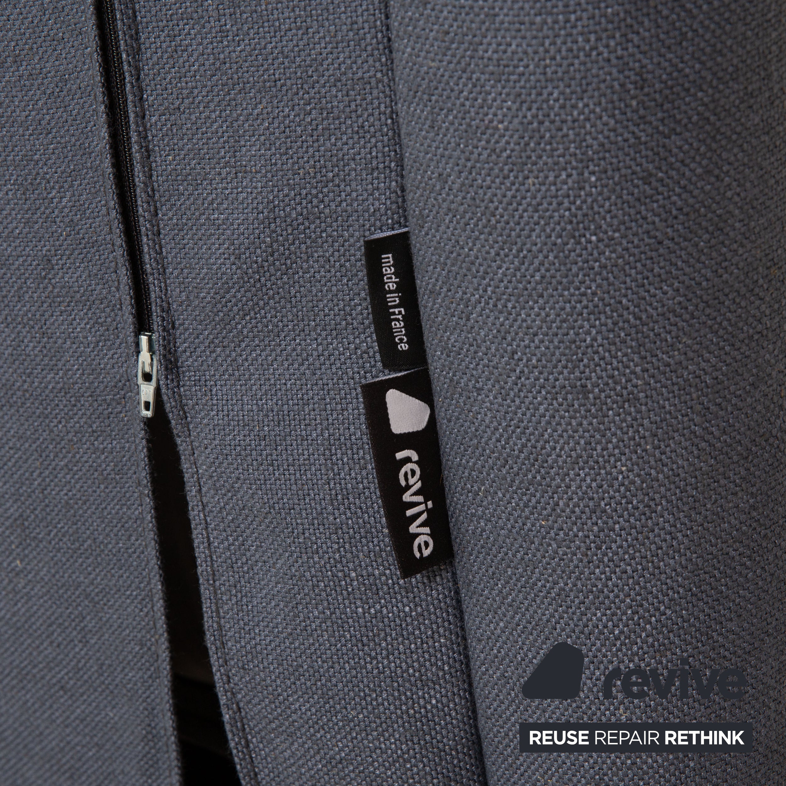 Ligne Roset Canapé-lit 3 places en tissu Multy bleu avec accoudoirs canapé fonction couchage nouvelle housse