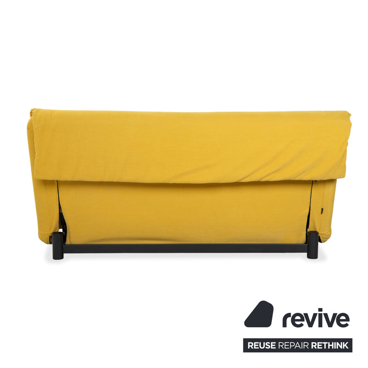Canapé trois places Ligne Roset Multy en tissu jaune moutarde